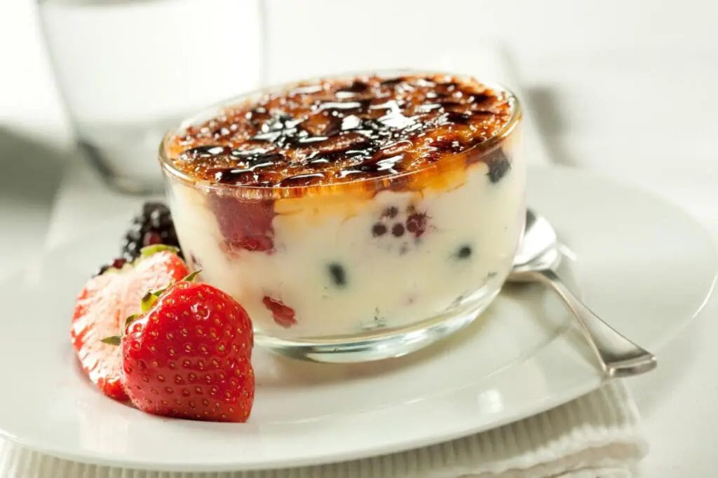 Berry Sauce with Greek Yogurt Dessert