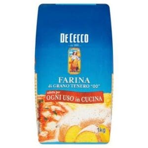 A box of De Cecco Farina di Grano Tenero "00" 1kg on a white background.